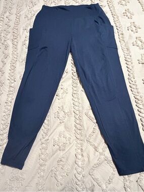 Zenana Outfitters Navy Blue Leggings with Side Pockets